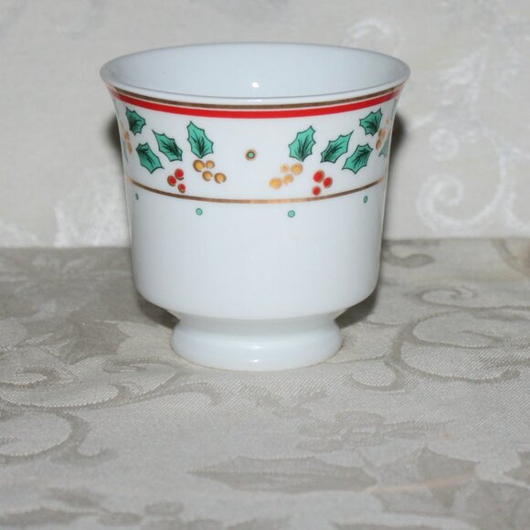Christmas Poinsettia Teacup Set | Royal Heritage Collection Porcelain Set - Picture 3 of 8